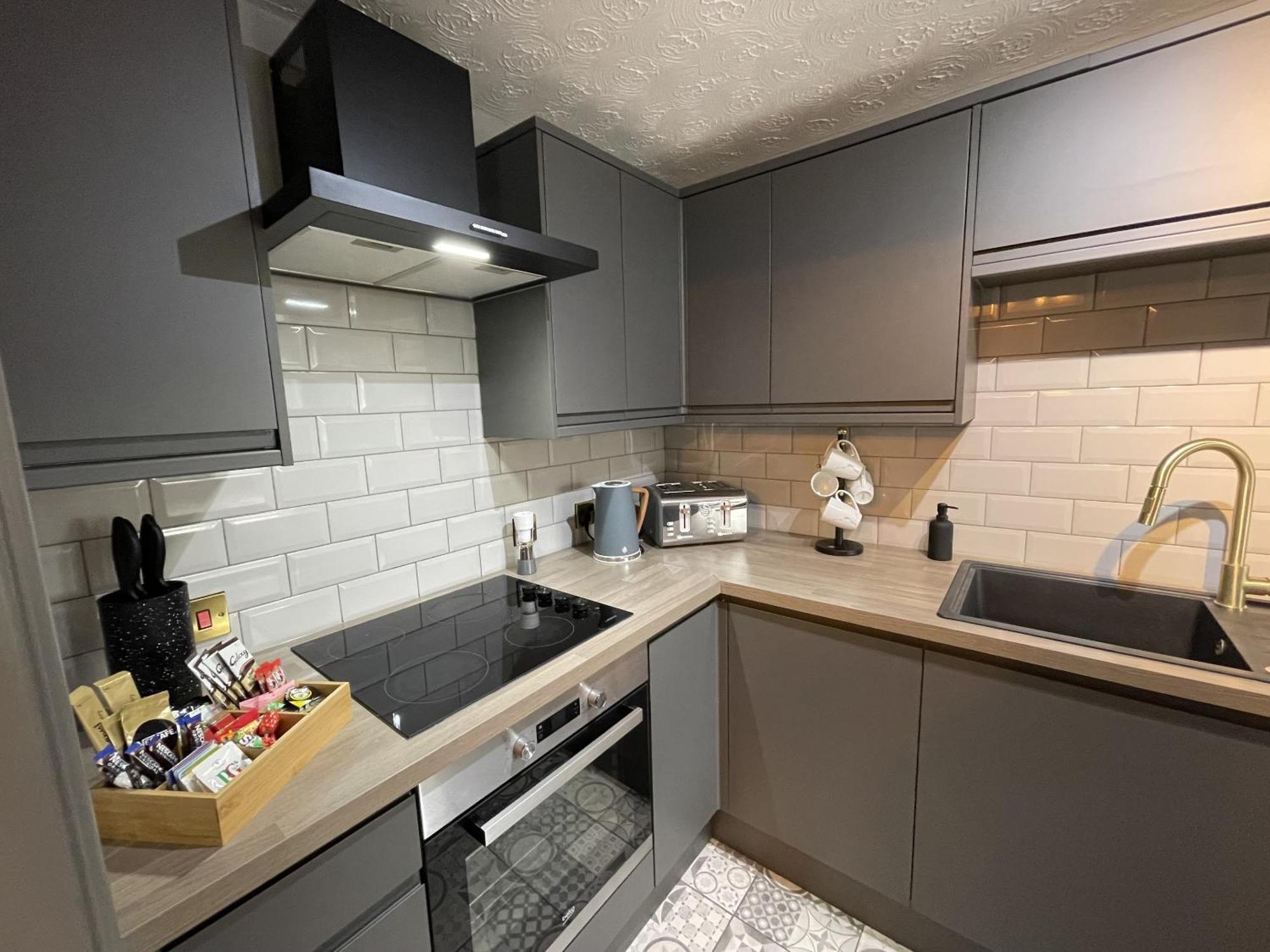 No24 - 2-Bed Boutique Apartment - Hosted By Hutch Lifestyle 레밍톤 외부 사진