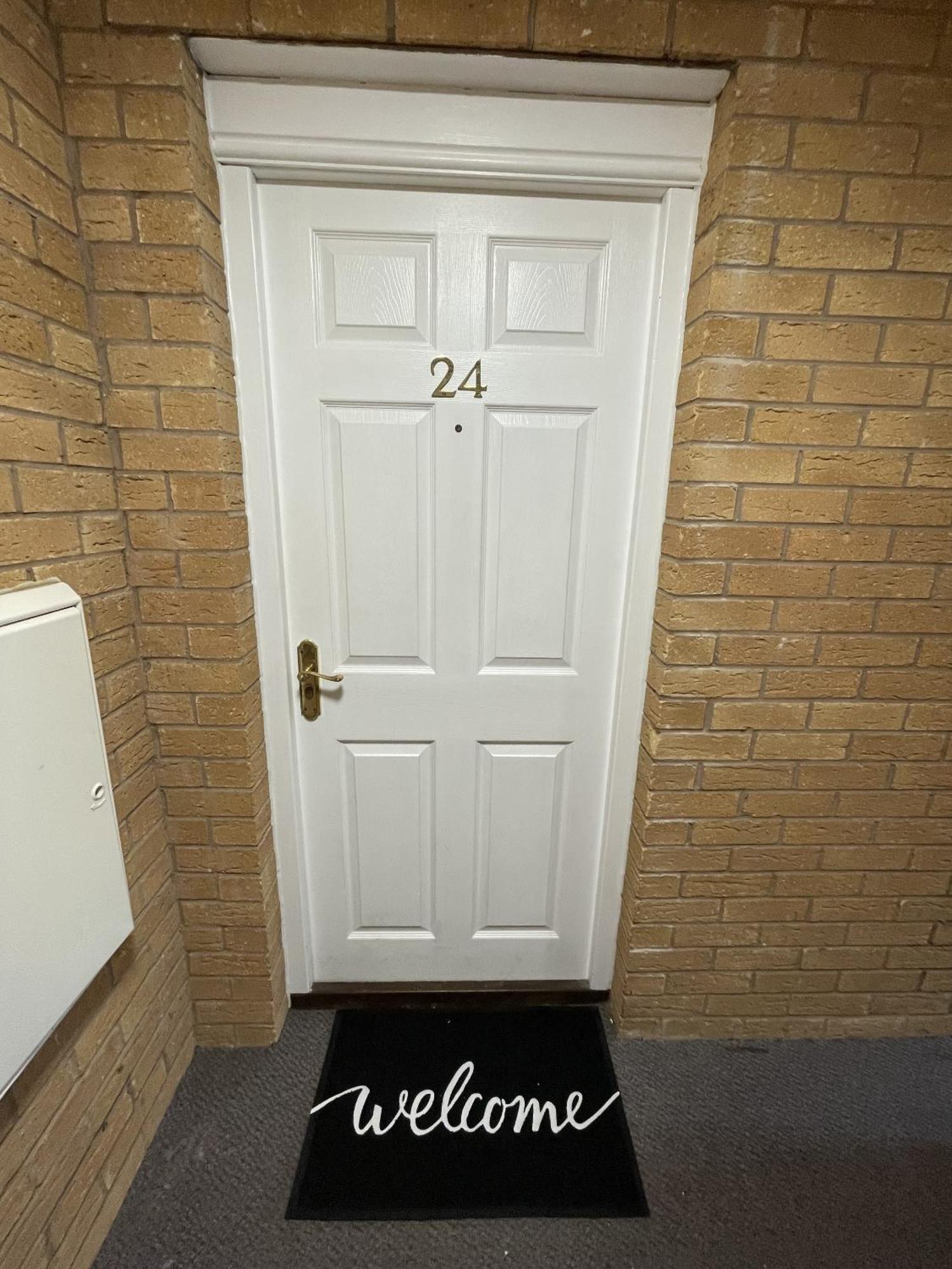 No24 - 2-Bed Boutique Apartment - Hosted By Hutch Lifestyle 레밍톤 외부 사진