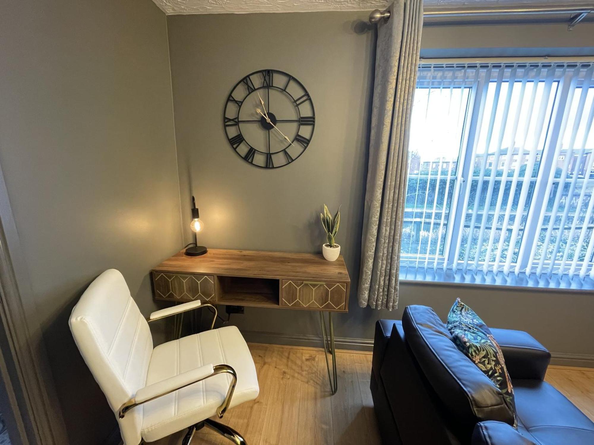 No24 - 2-Bed Boutique Apartment - Hosted By Hutch Lifestyle 레밍톤 외부 사진